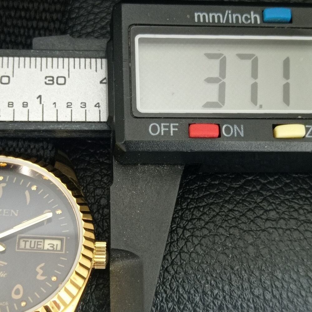Vintage 1979 Citizen Automatic Mens Gold Watch W/daydate & Black accents - Picture 7 of 10